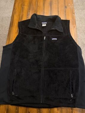 Patagonia Black Men's Full-Zip Fleece Vest